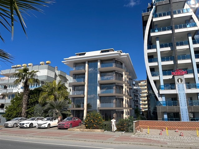 Строящийся комплекс  на первой линии в районе Махмутлар 