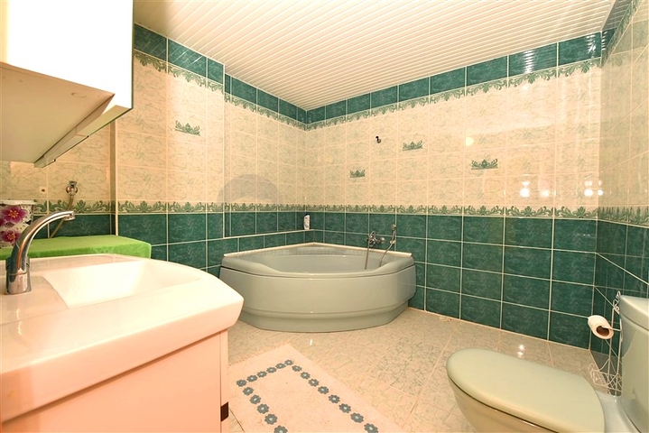 Меблированная квартира 3+1 рядом с морем в районе Оба