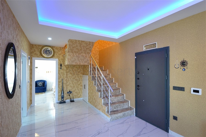 Пентхаус 3+1 в жилом комплексе с инфраструктурой в районе Каргыджак