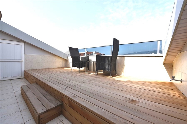 Трехкомнатный меблированный пентхаус в районе Оба