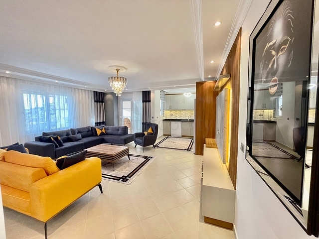 Просторный пентхаус 3+1 в районе Авсаллар