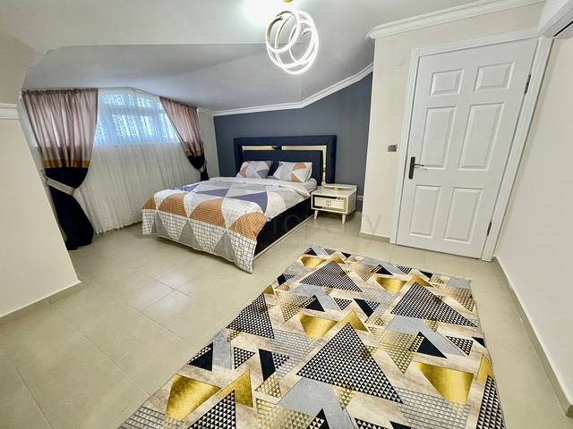 Просторный пентхаус 3+1 в районе Авсаллар