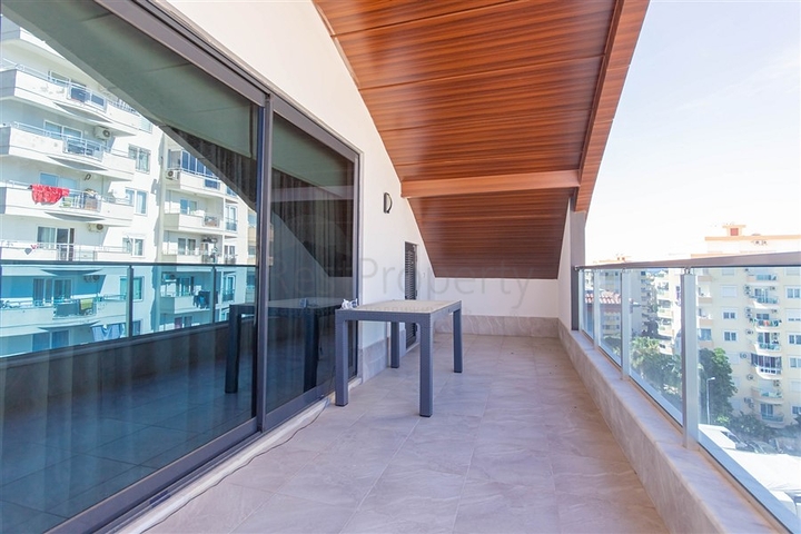 Просторный пентхаус на берегу Средиземного моря