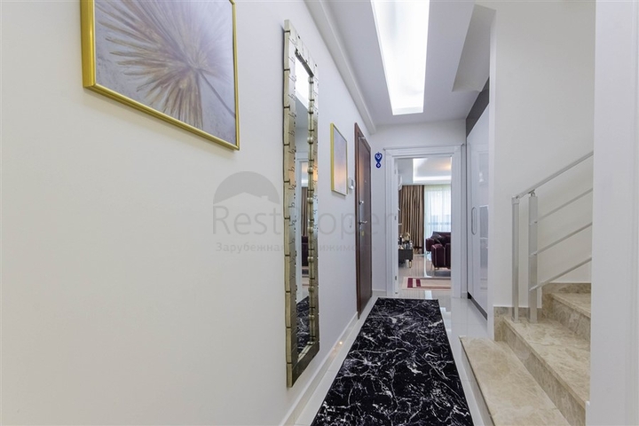 Просторный пентхаус на берегу Средиземного моря