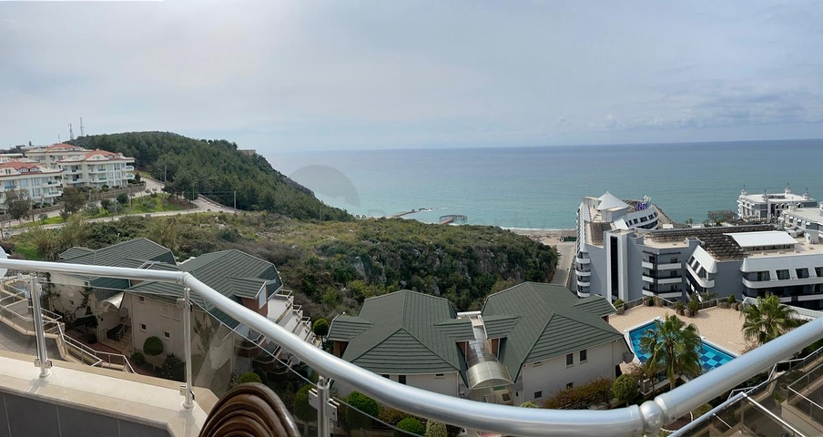 Пентхаус 4+1 с видом на море в районе Конаклы