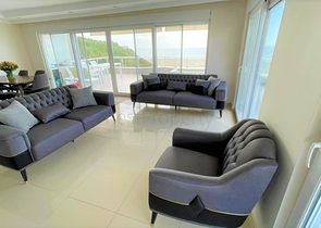 Пентхаус 4+1 с видом на море в районе Конаклы