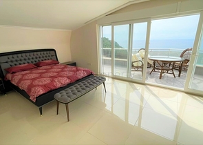 Пентхаус 4+1 с видом на море в районе Конаклы