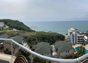 Пентхаус 4+1 с видом на море в районе Конаклы