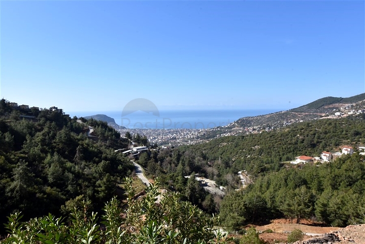 Вилла планировкой 3+1 в центре Алании