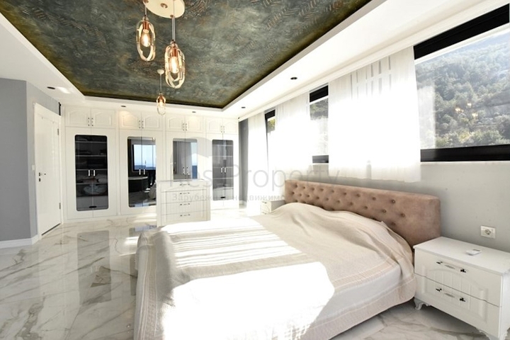 Вилла планировкой 3+1 в центре Алании