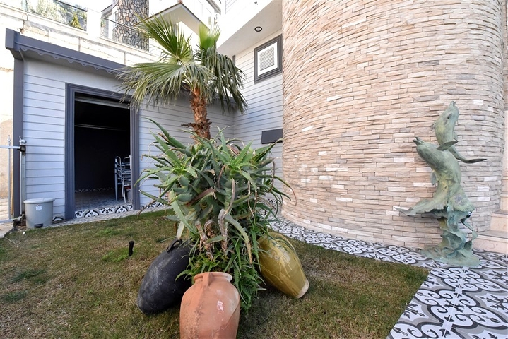 Вилла планировкой 3+1 в центре Алании