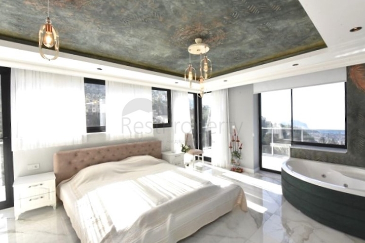 Вилла планировкой 3+1 в центре Алании