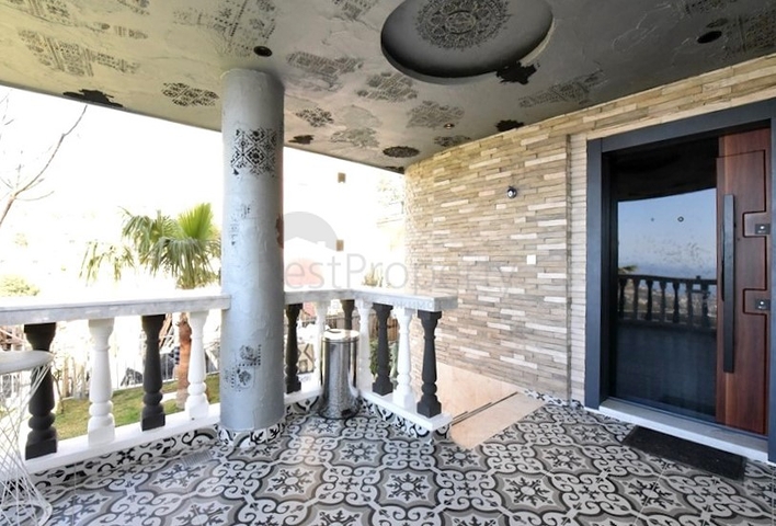 Вилла планировкой 3+1 в центре Алании