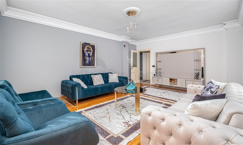 Трехкомнатная квартира в Оба возле моря