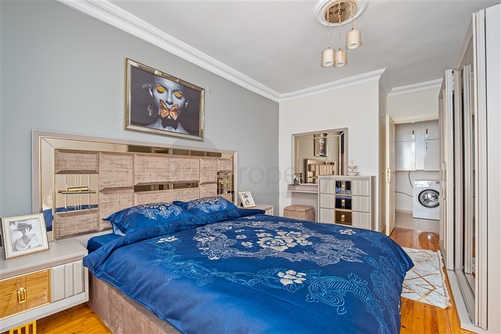 Трехкомнатная квартира в Оба возле моря