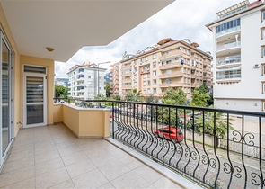 Трехкомнатная квартира в Оба возле моря