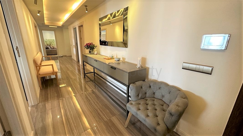 Просторная квартира с дизайнерским ремонтом