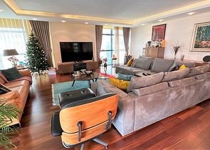 Просторная квартира с дизайнерским ремонтом