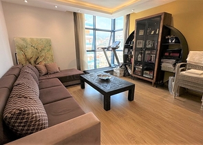 Просторная квартира с дизайнерским ремонтом