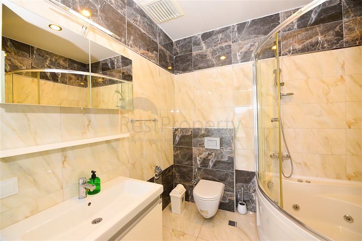 Просторная квартира 4+1 в районе Авсаллар