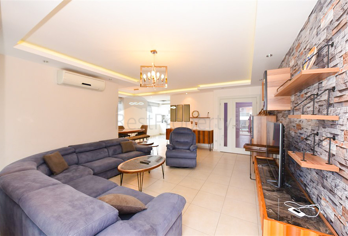 Просторная квартира 4+1 в районе Авсаллар