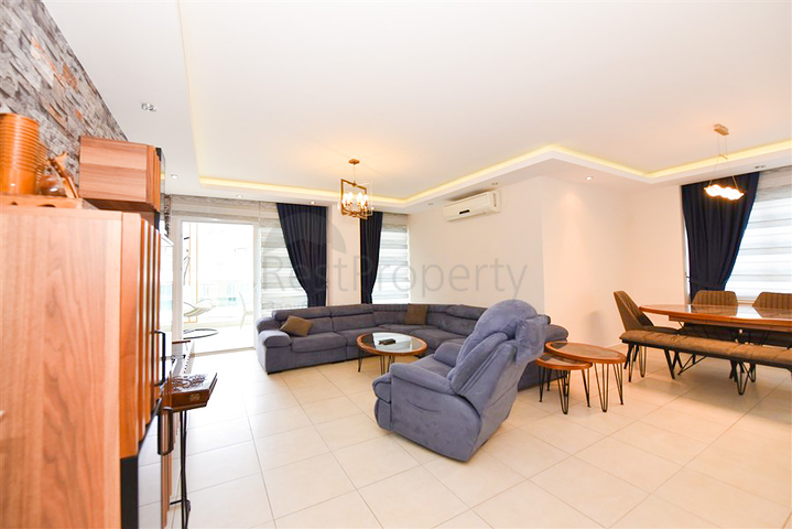 Просторная квартира 4+1 в районе Авсаллар