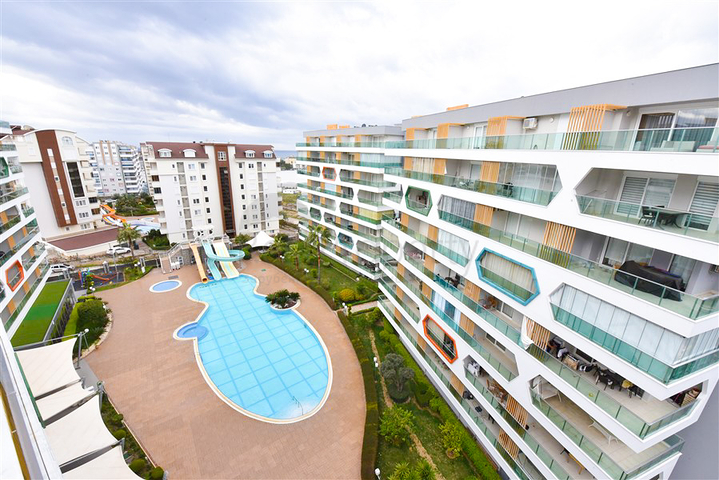 Просторная квартира 4+1 в районе Авсаллар