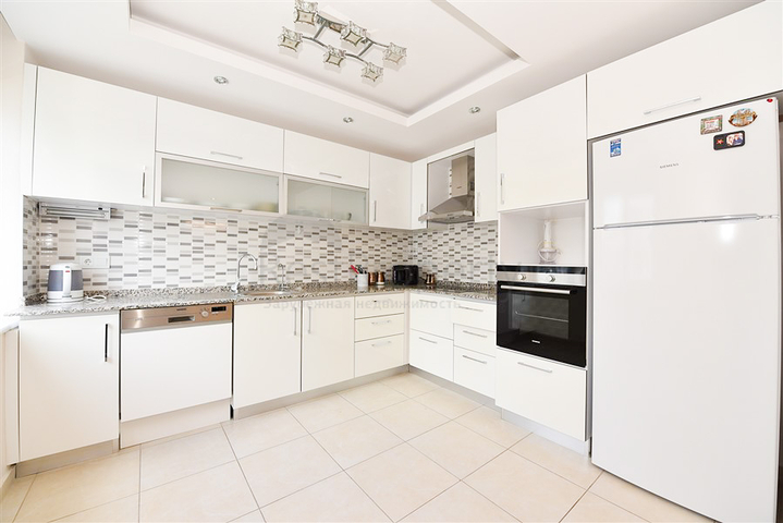 Просторная квартира 4+1 в районе Авсаллар