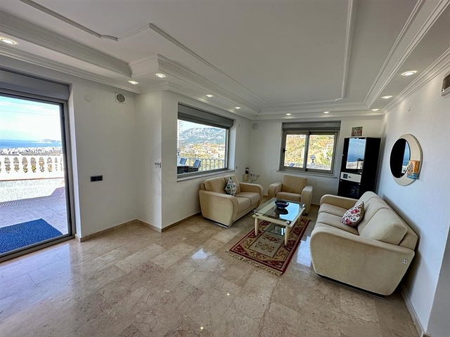 Вилла в районе Каргыджак с видом на море