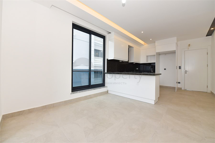 Трехкомнатная квартира на берегу моря