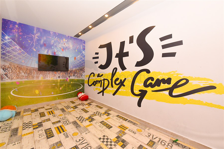 Трехкомнатная квартира на берегу моря