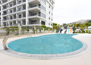 Трехкомнатная квартира на берегу моря