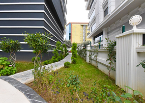 Трехкомнатная квартира на берегу моря