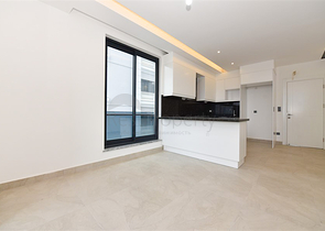 Трехкомнатная квартира на берегу моря