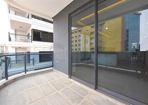 Трехкомнатная квартира на берегу моря