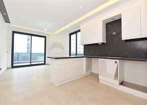 Трехкомнатная квартира на берегу моря