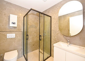 Трехкомнатная квартира на берегу моря