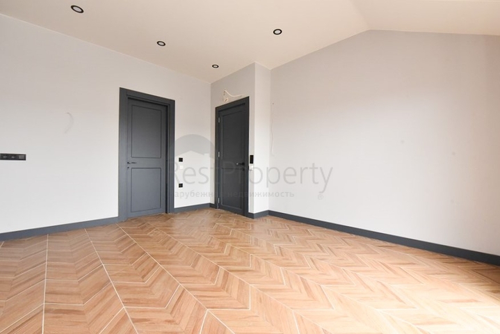 Апартаменты 4+1 в районе Оба 