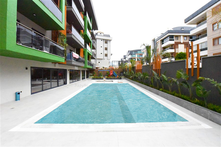 Апартаменты 4+1 в районе Оба 