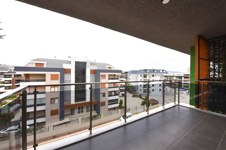 Апартаменты 4+1 в районе Оба 