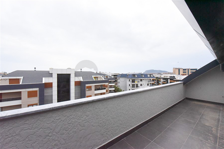 Апартаменты 4+1 в районе Оба 