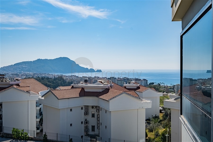 Квартира 4+1 в районе пляжа Клеопатра