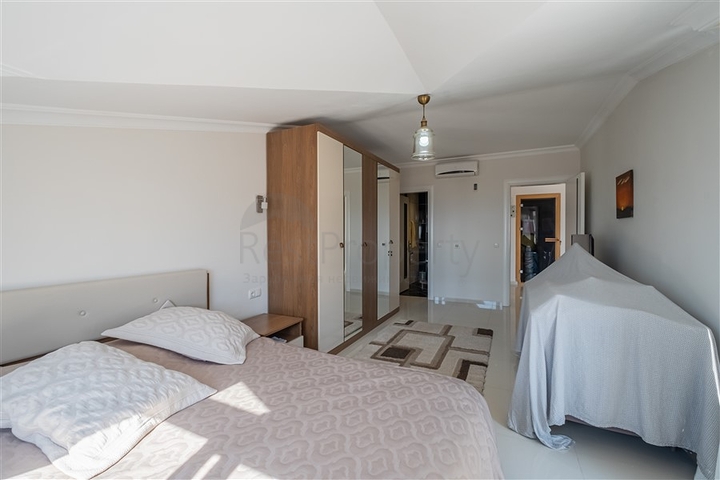 Квартира 4+1 в районе пляжа Клеопатра