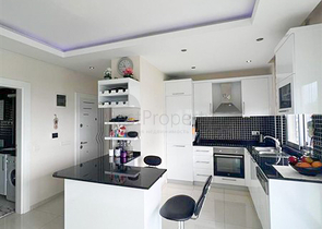 Меблированная квартира 1+1 с видом на море в районе Кестель