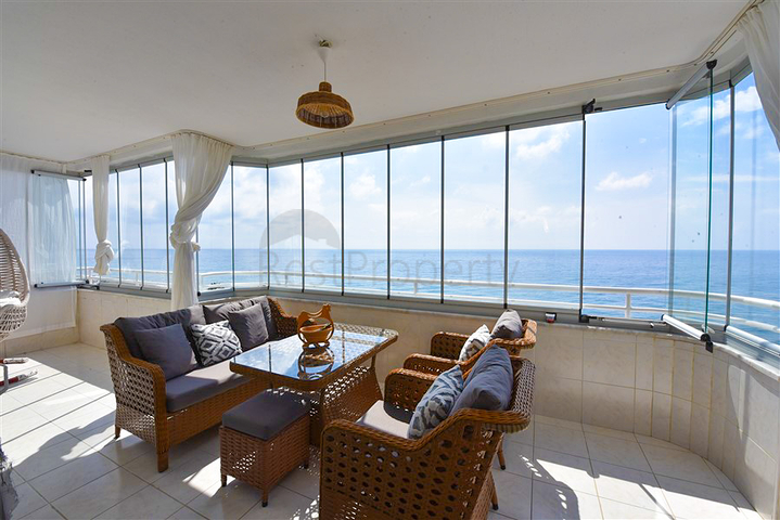 Квартира 2+1 на первой линии в районе Махмутлар