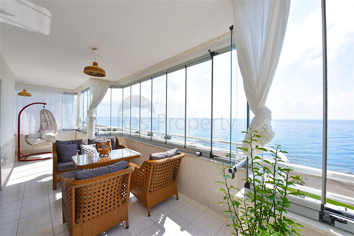 Квартира 2+1 на первой линии в районе Махмутлар