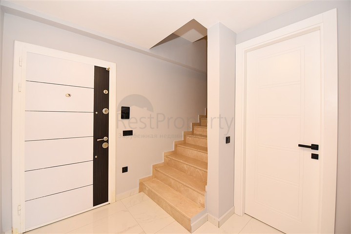 Просторный пентхаус 3+1 в районе Кестель