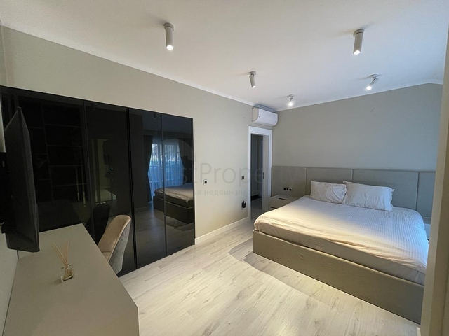 Пентхаус 2+1 с мебелью в современном комплексе в Оба