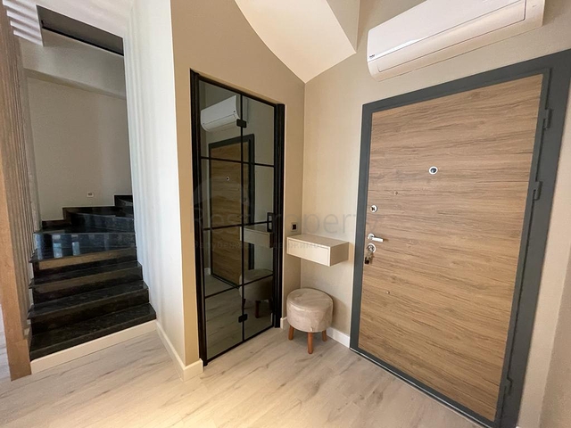 Пентхаус 2+1 с мебелью в современном комплексе в Оба