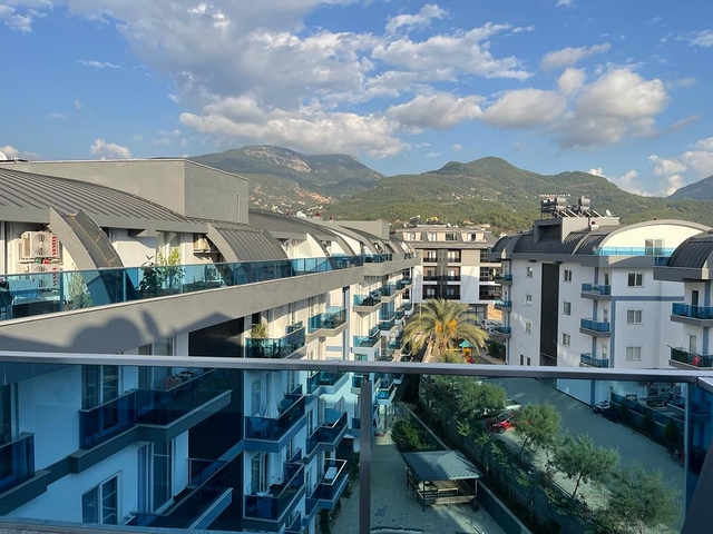 Пентхаус 2+1 с мебелью в современном комплексе в Оба